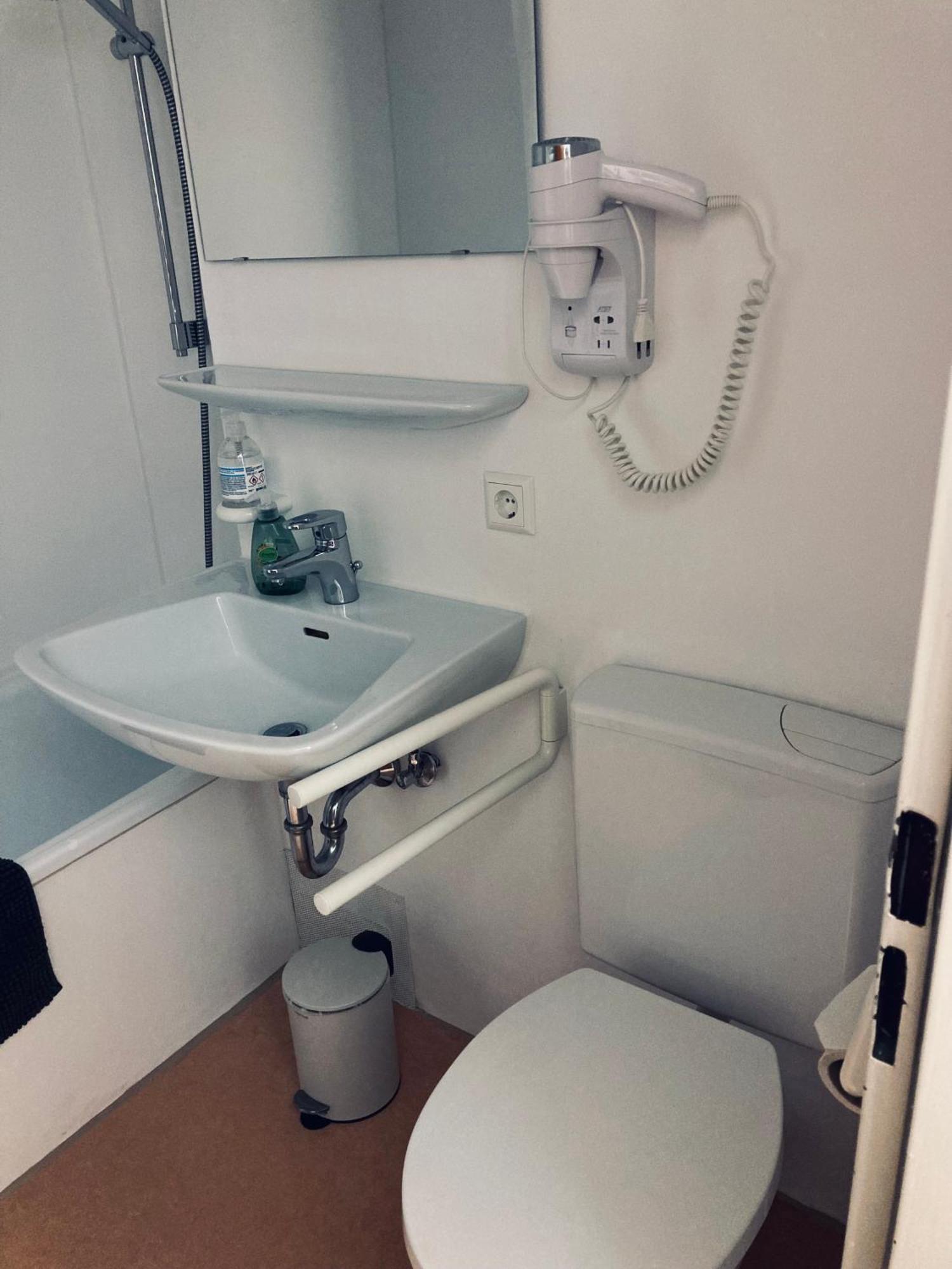 Free Apartment - Ermstal Bad Urach Kültér fotó