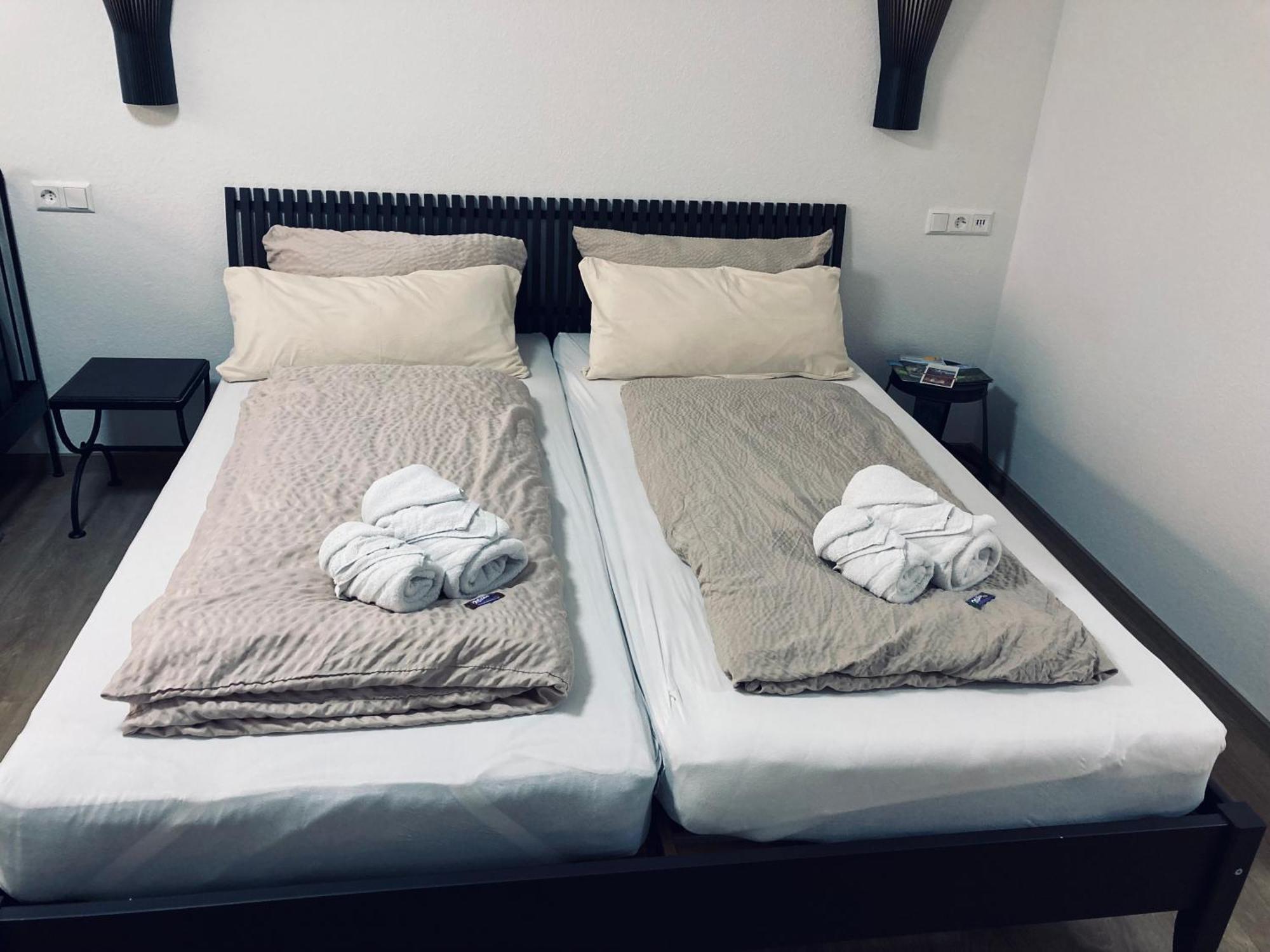 Free Apartment - Ermstal Bad Urach Kültér fotó