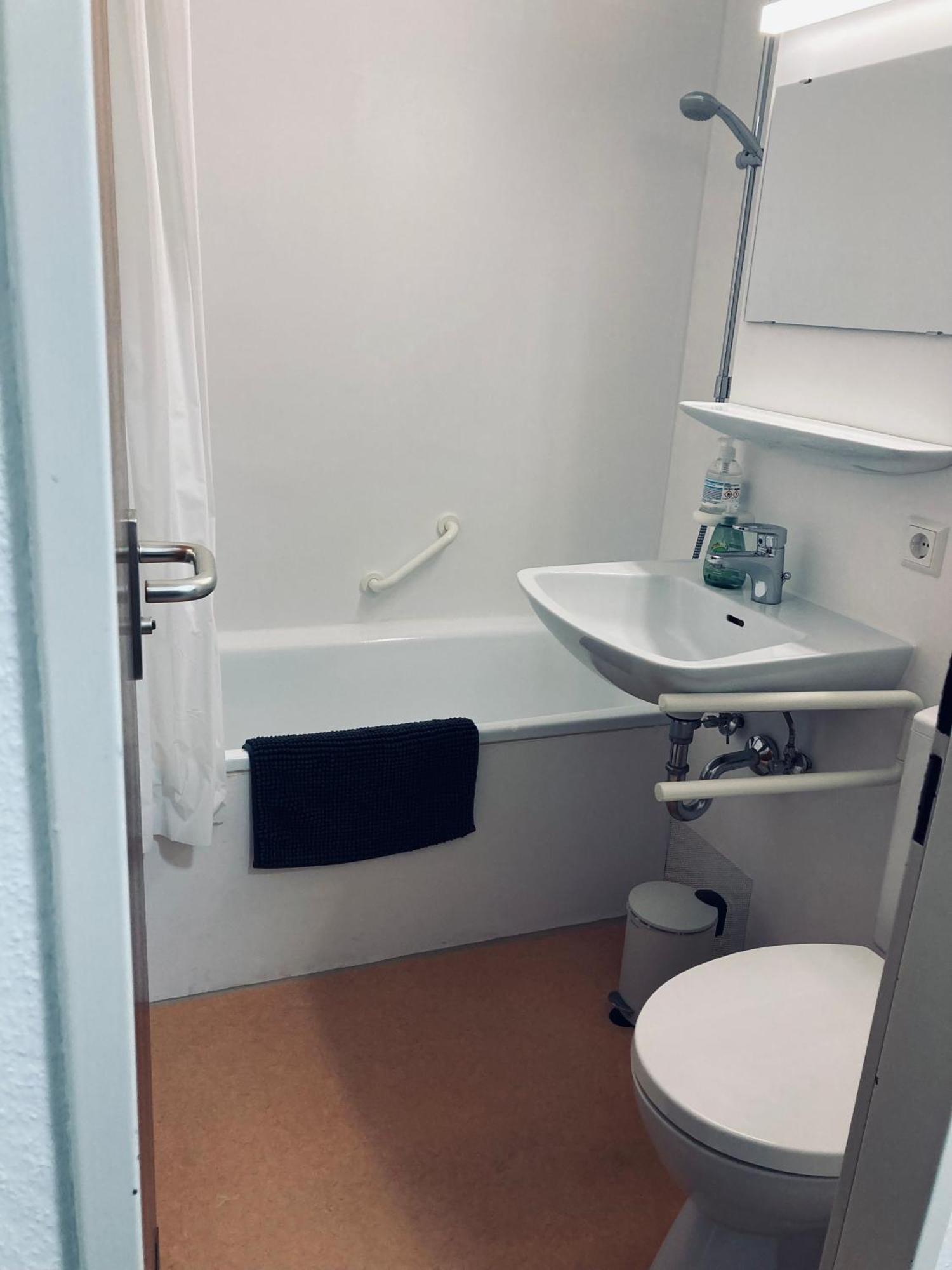 Free Apartment - Ermstal Bad Urach Kültér fotó
