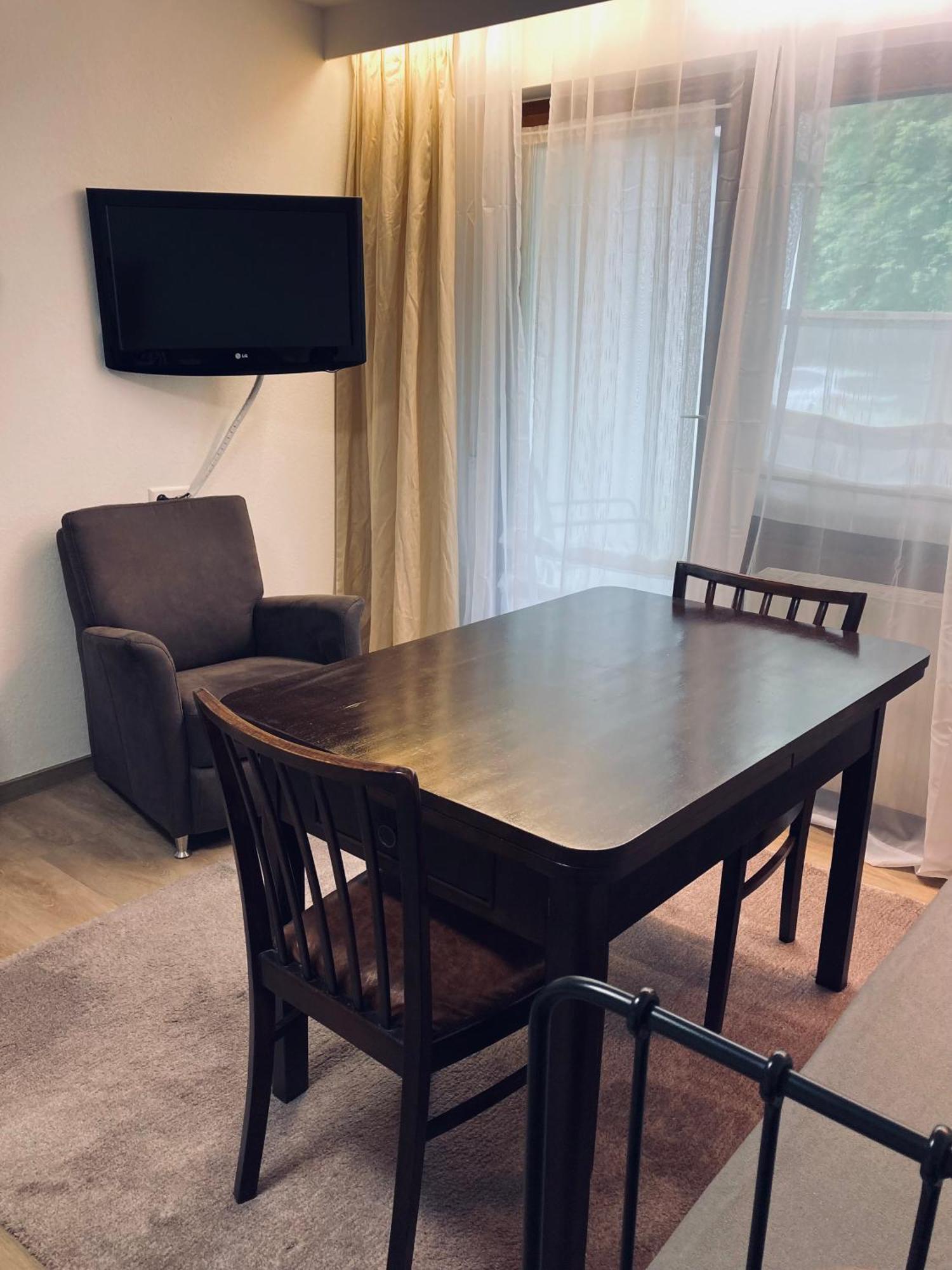 Free Apartment - Ermstal Bad Urach Kültér fotó